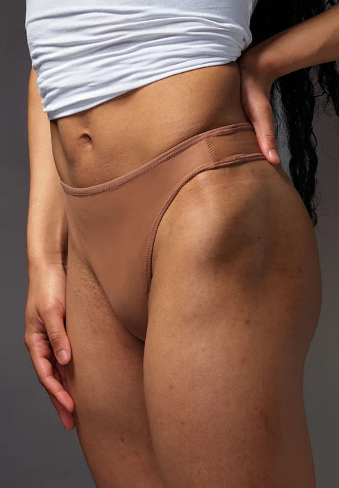 UNTAG Tucking Thong Extra Strong