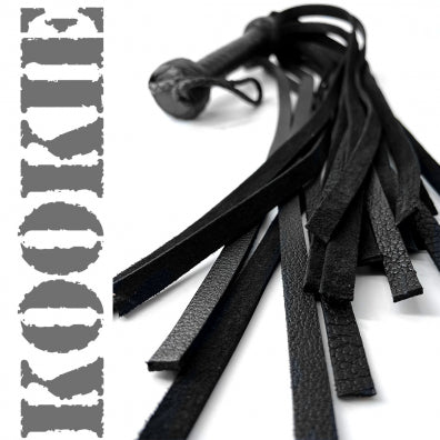 Black Lashes 1/2" Leashes Flogger