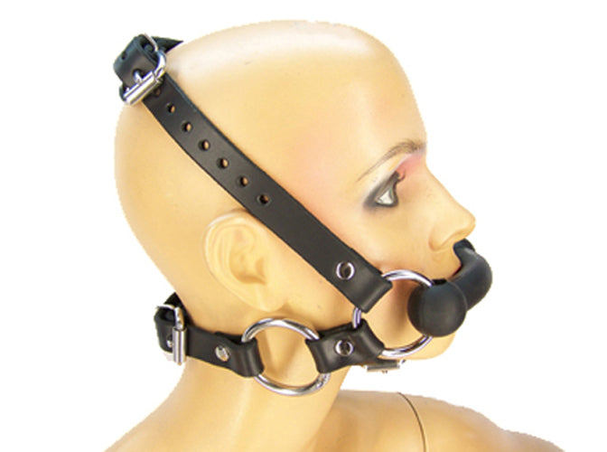 The side view of a mannequin head wearing the Pony Bit without reins attached.