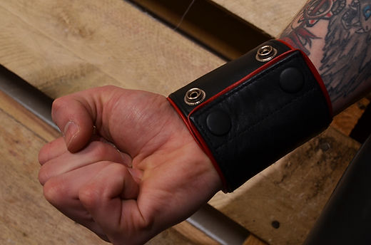 Wrist Band Wallet with Piping