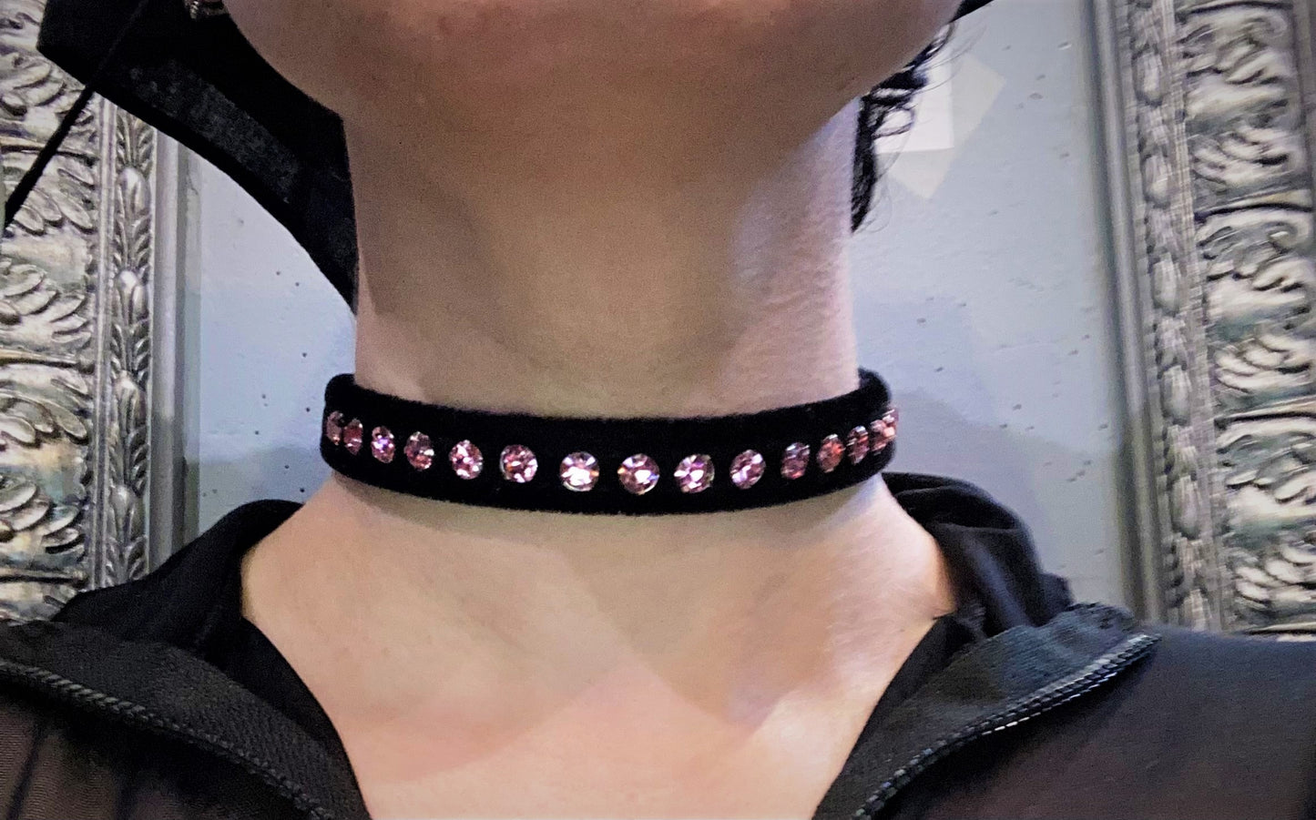 Model wears the black velvet choker with pink rhinestones.