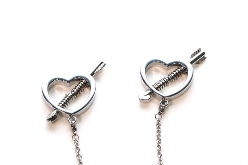 A close up of the Heart Nipple Clamps with Chain.