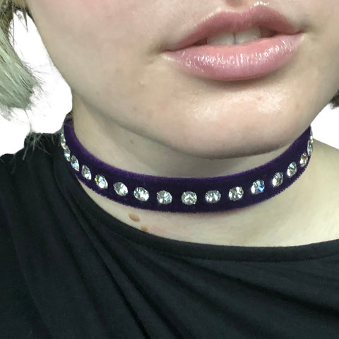 Model wears the purple velvet choker with clear rhinestones.