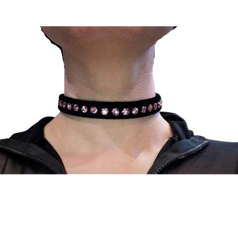 Model wears the black velvet choker with pink rhinestones.