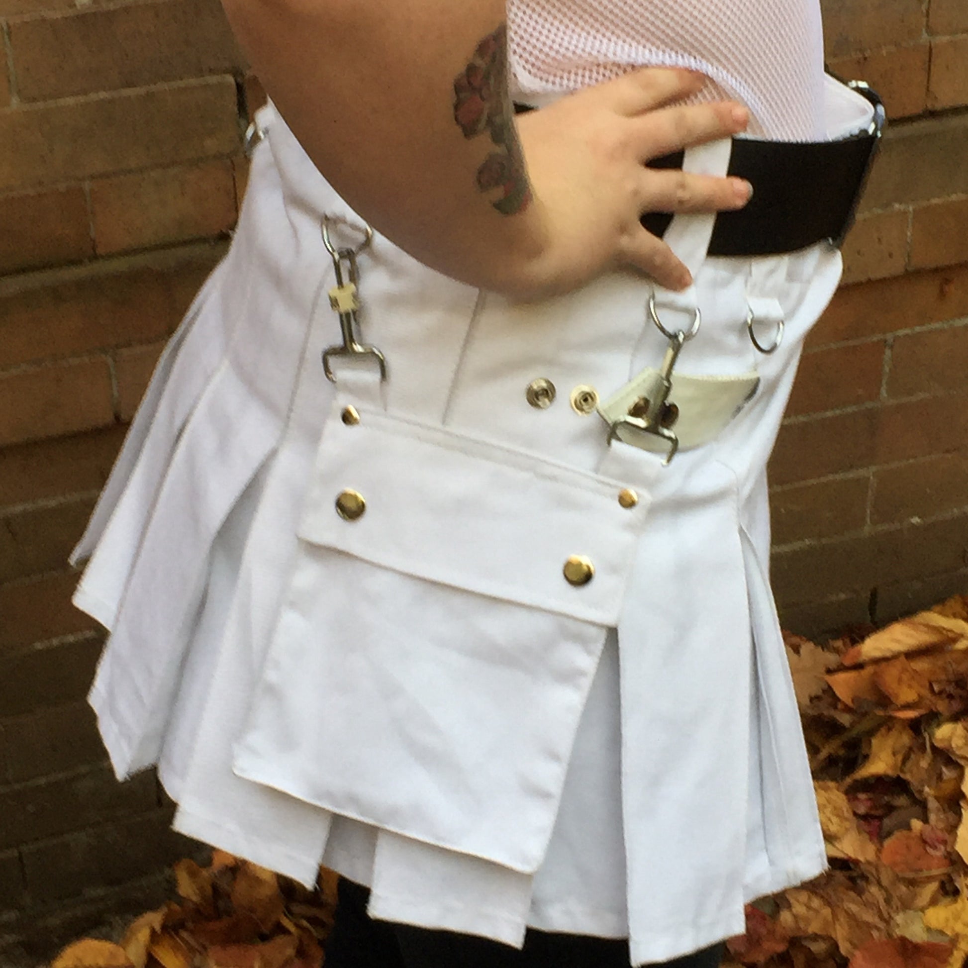 White Mini Heritage kilt, right side view.