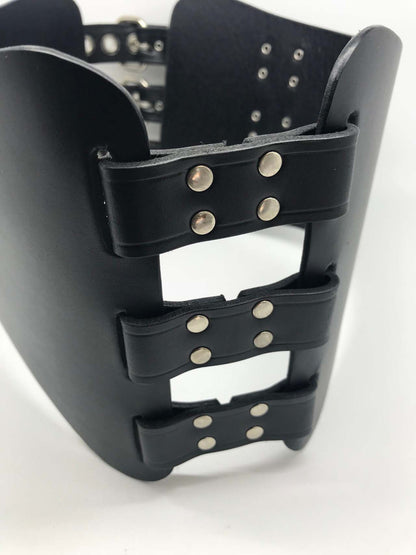 A close up of the front of the Leather Kidney Belt with Back Laces.