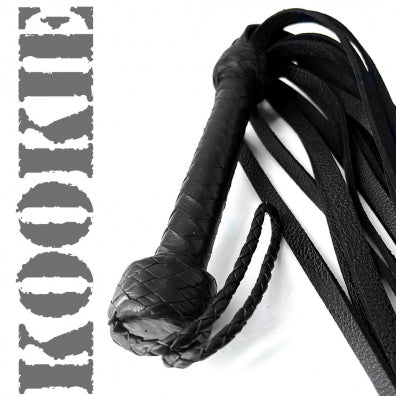Black Lashes 1/2" Leashes Flogger