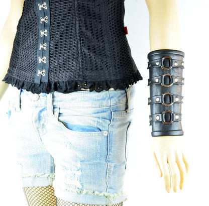 LEATHER GUANTLETS