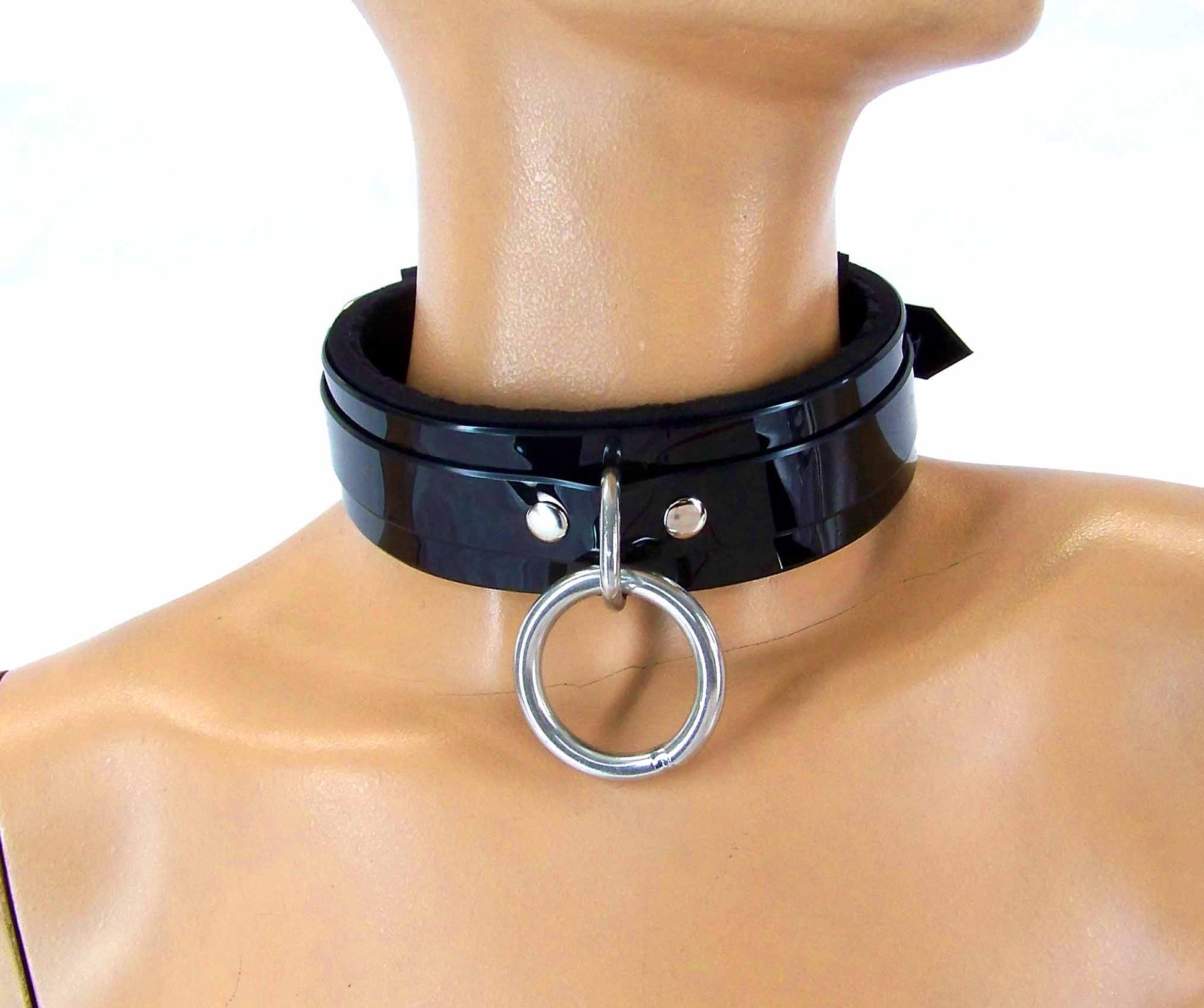 The front view of the PVC Neoprene-lined collar.