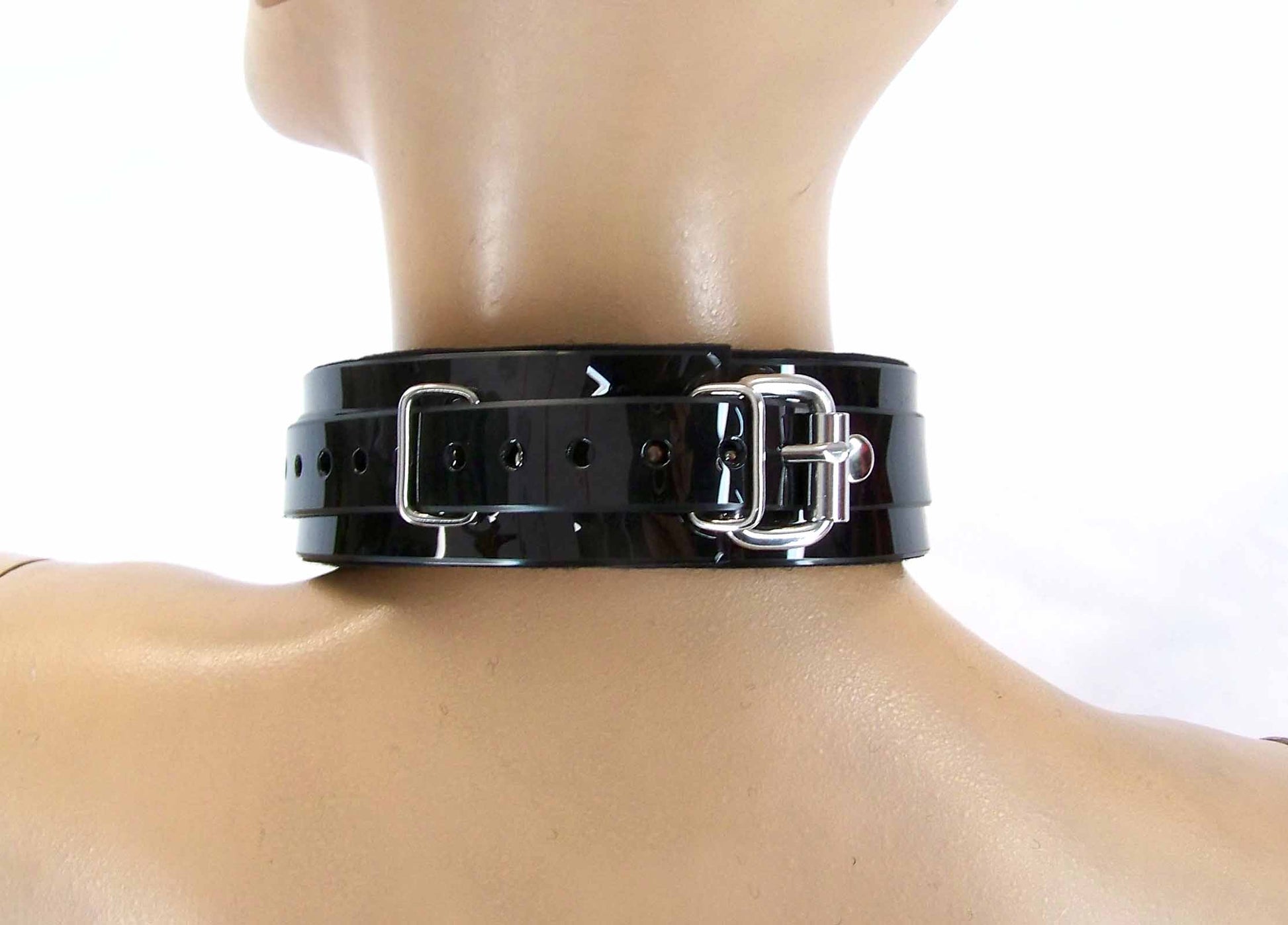 The back view of the PVC Neoprene-lined collar.