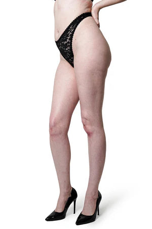 Lenore Thong