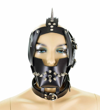 The Leather Spike Mane Head Harness on a mannequin, front view.