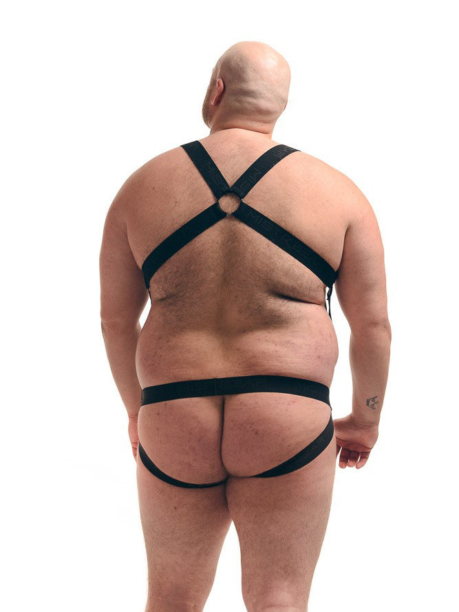 A plus size model wearing the Sport Full Elastic Harness, rear view.