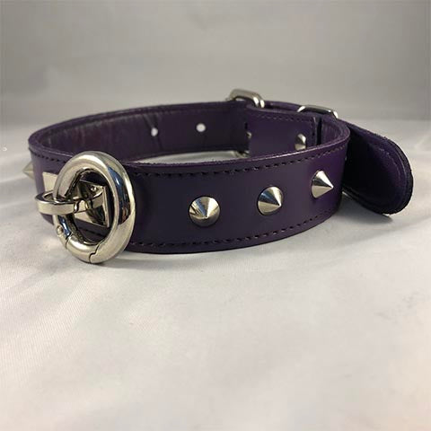 Side view of purple leather rouge collar.