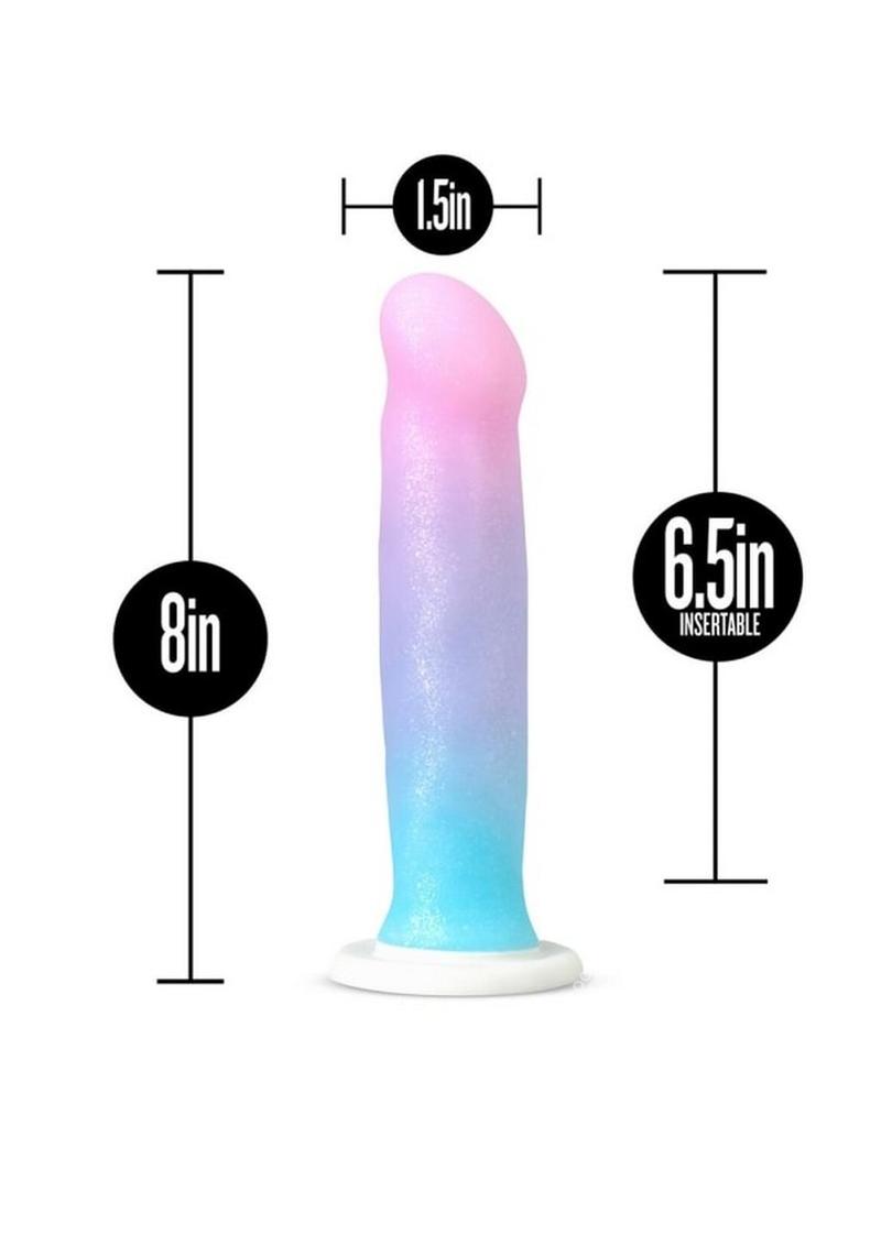 The size dimensions for the Avant D17 Lucky Dildo; 8in by 6.5in by 1.5in.