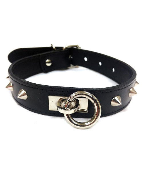 The front of the black Rouge Leather Collar.