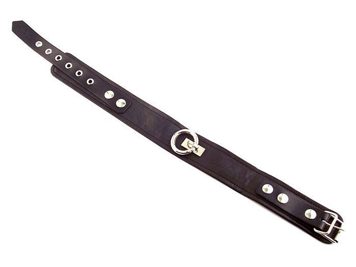 The brown Rouge Leather Collar with detachable o-ring laid out flat.