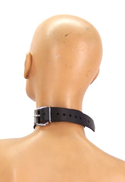 The back of the Leather Metal Band Bondage Collar on a mannequin.