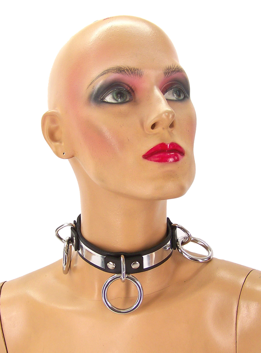 The front view of a mannequin head wearing the Leather Triple Ring Metal Band Bondage Collar.