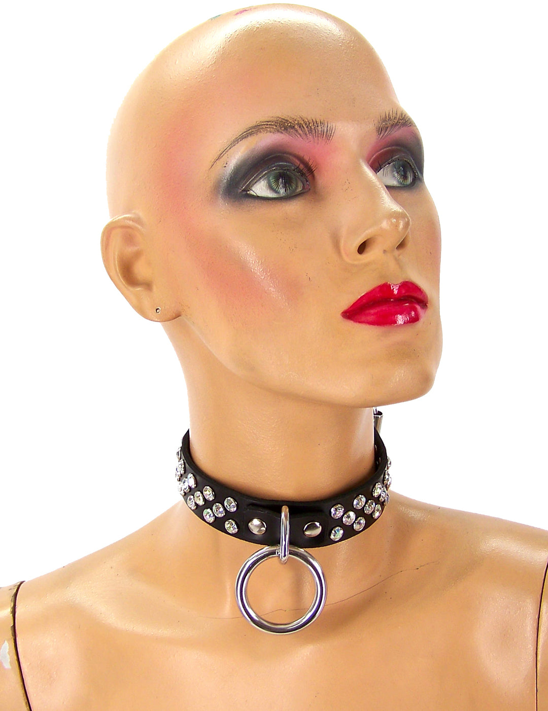 A mannequin displaying the front of the Princess Collar.
