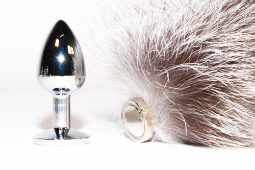 The magnetic Interchangeable Tail and buttplug. 