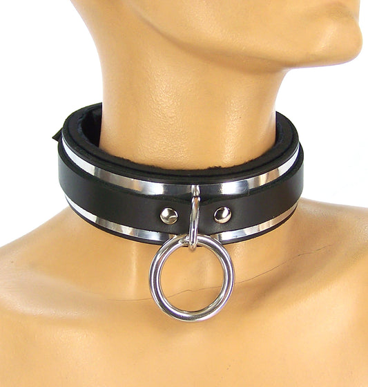 A front view of the Lined Metal Band Bondage Collar on a mannequin.