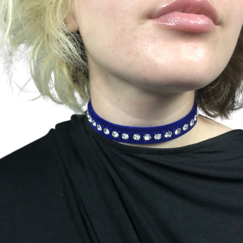 Model wears the blue velvet choker with clear rhinestones.