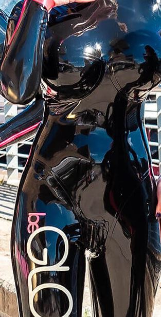 The results of beGLOSS Perfect Shine on a latex catsuit.