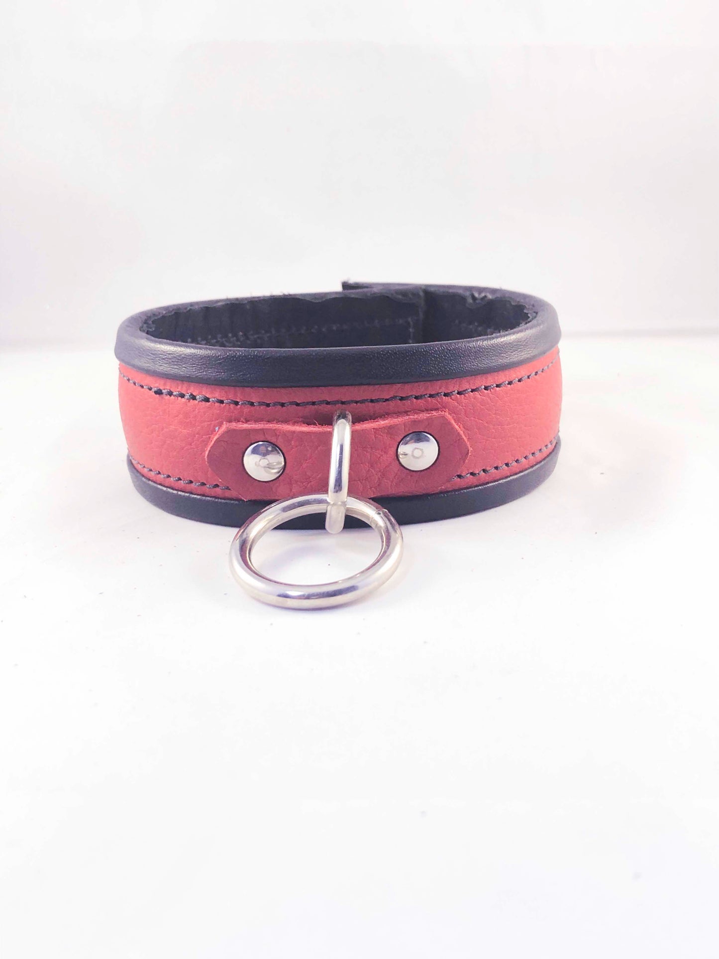 Red collar, front.