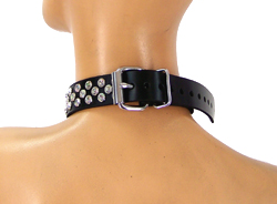 A mannequin displaying the back of the Buckling Princess Collar.