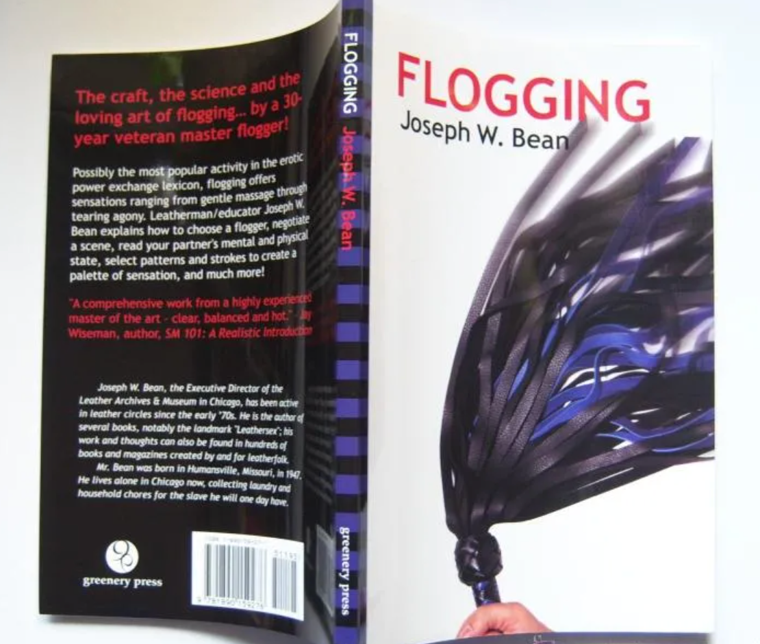 A photo showing the book in a position so that you can see the front and the back cover.