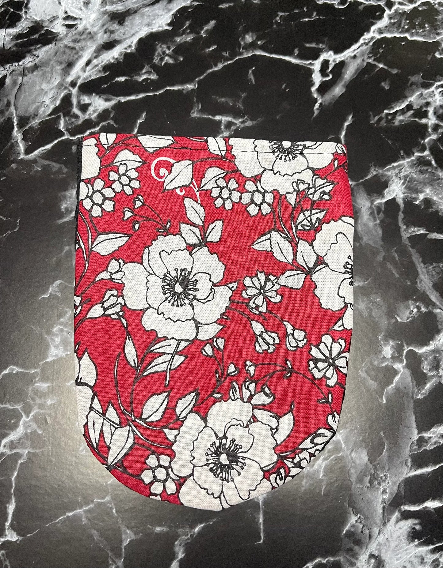 Red-White Floral Print Pin-In Packer Pouch.