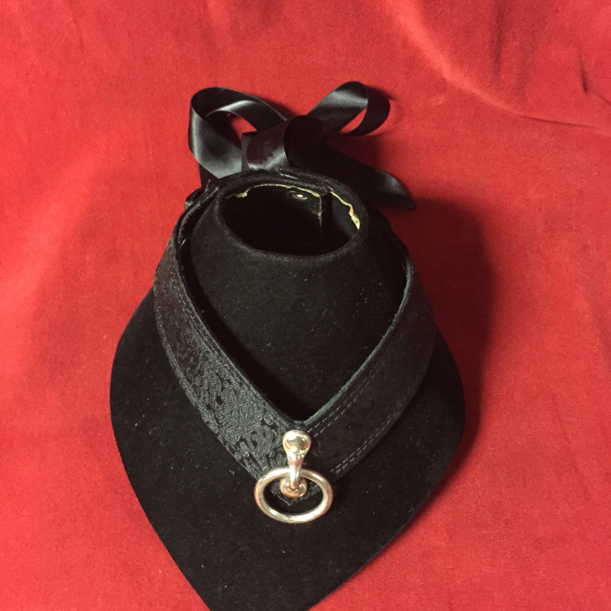 A black peony Tie-Back Chevron Choker with O Ring.